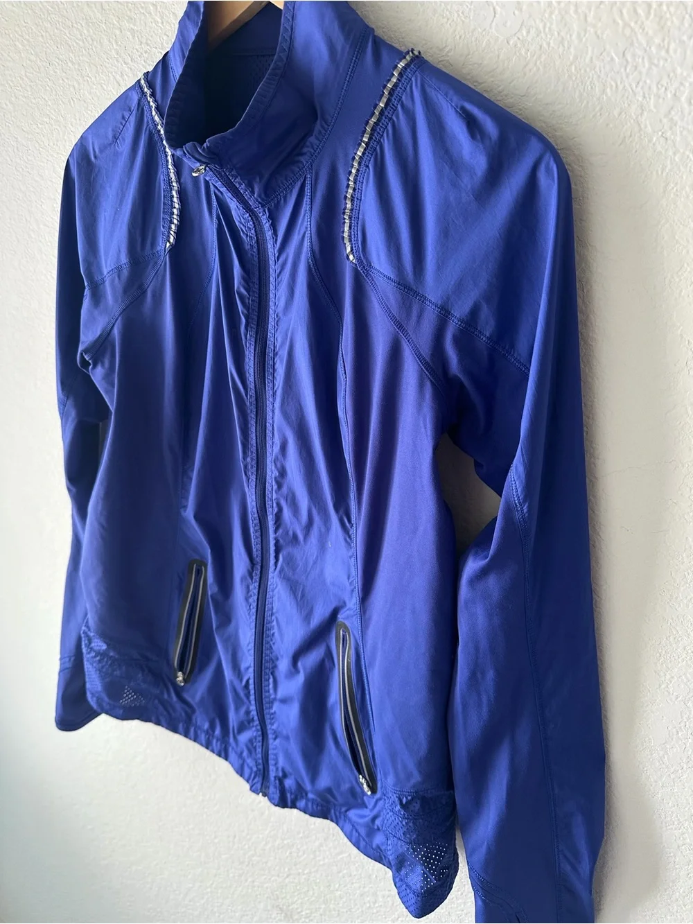 Lululemon Women’s Purple Lightweight Running Jacket Size 8 Full Zip Reflective